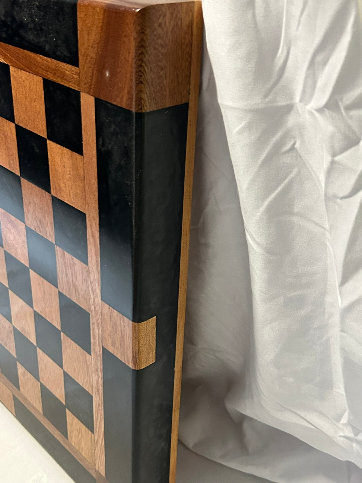 Sapele/Graphite Black Checker Board