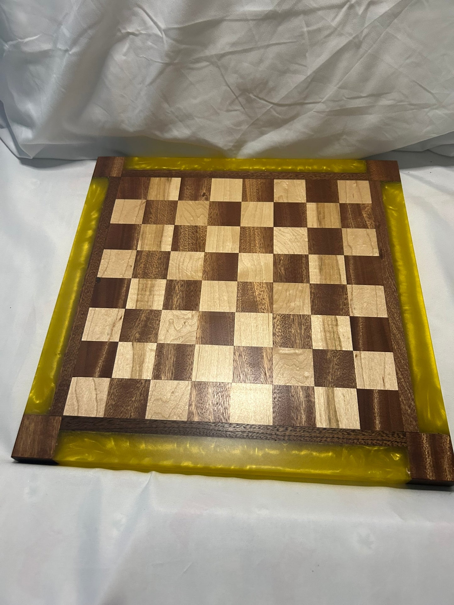 Aurelion Yellow Walnut Chess Biard